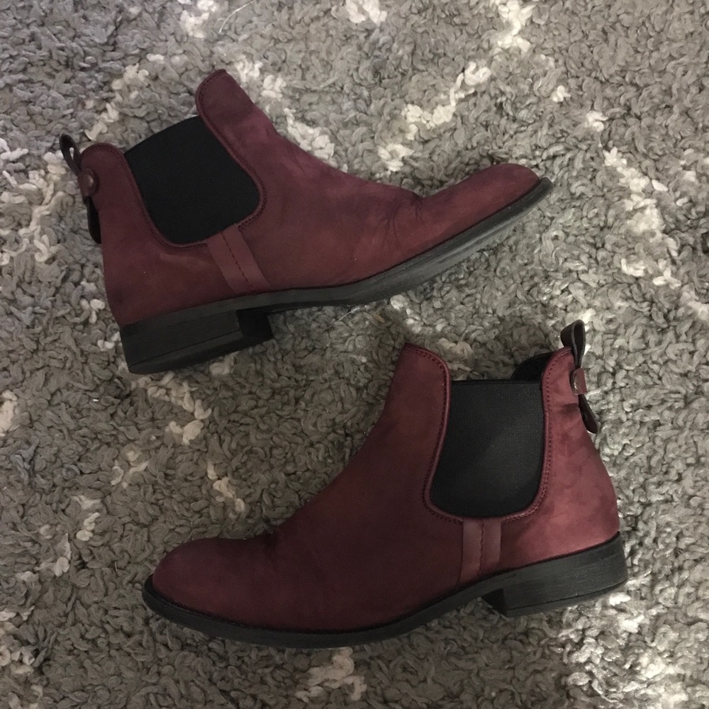 Steve Madden Burgundy Booties